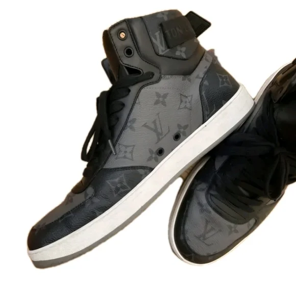 LOUIS VUITTON LV RIVOLI (UNISEX) SNEAKERS EU 40 US MENS 7.5 US WMNS SIZE 9 (EUC) - Picture 3 of 14